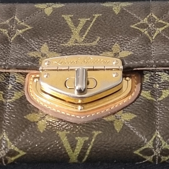 EUC Louis Vuitton Tivoli Monogram wallet - Picture 9 of 13